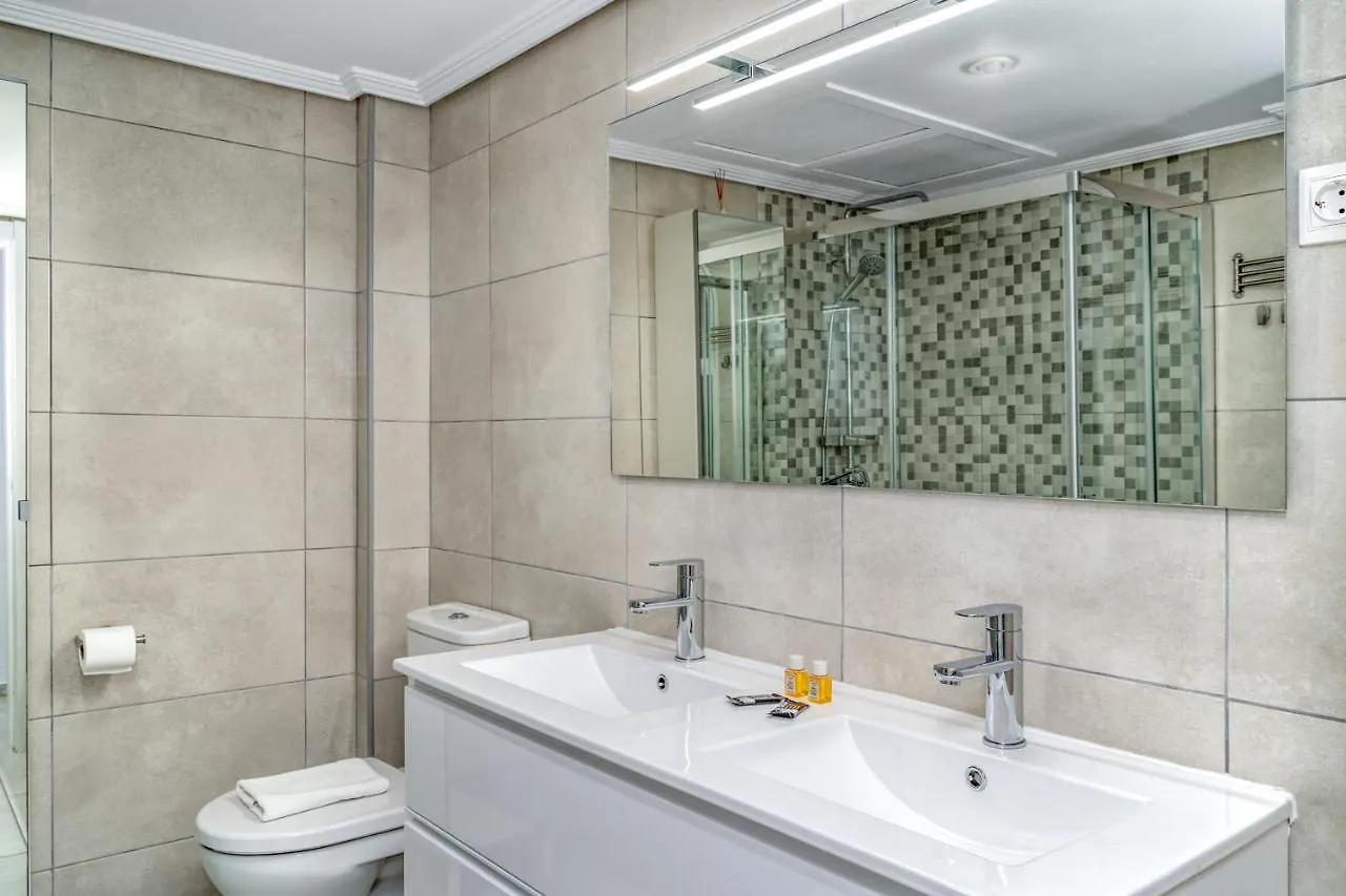 Exclusive Flat In Benalmadena With Sauna By Costarentals - Ref 72 Apartament